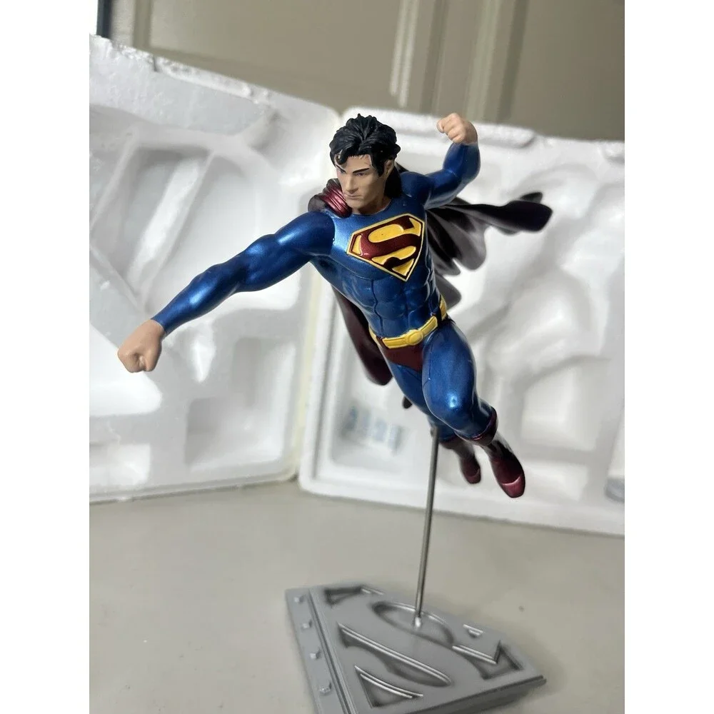 Superman The Man Of Steel Kenneth Rocafort Statue DC Collectibles 1538/5200